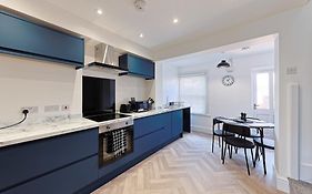 City Centre Riverside Retreat